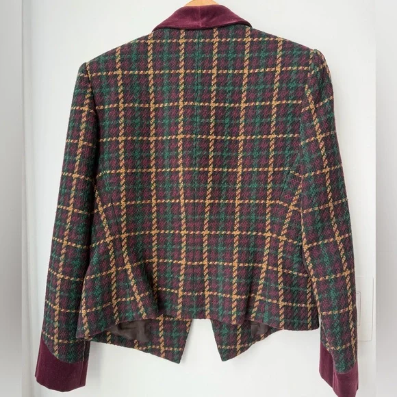 Vintage Kasper ASL tailored Women's Chanel style
Plaid blazer - Picture 9 of 9